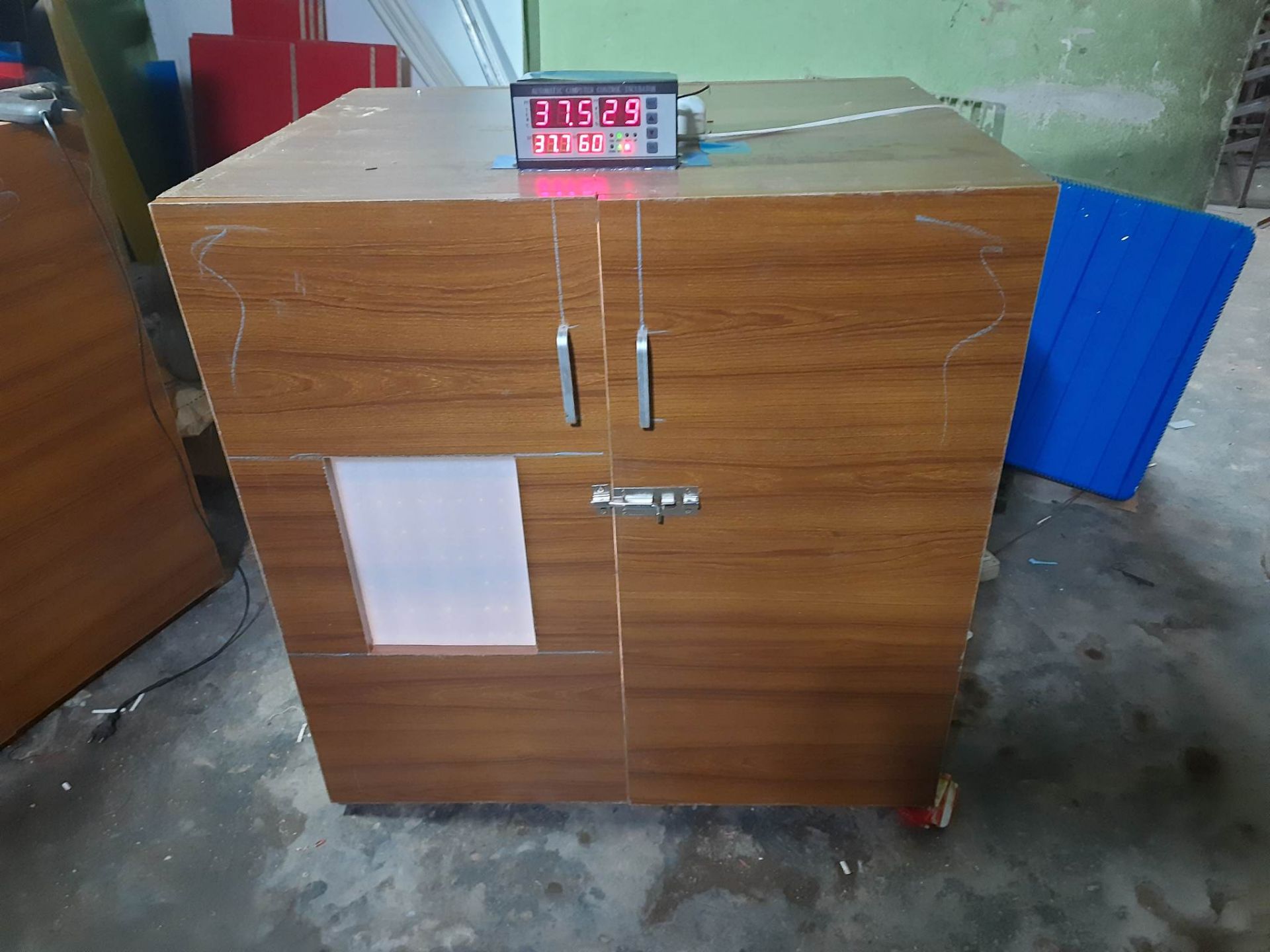 Picture of Poultry Incubators & Supplies 24